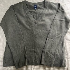 GAP V-Neck Sweater